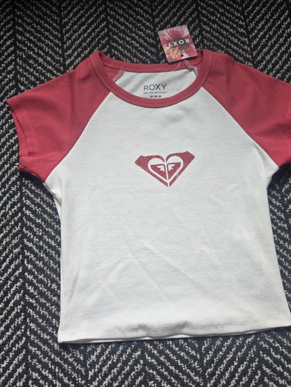 Roxy Graphic Baby Tee NWT Size Medium